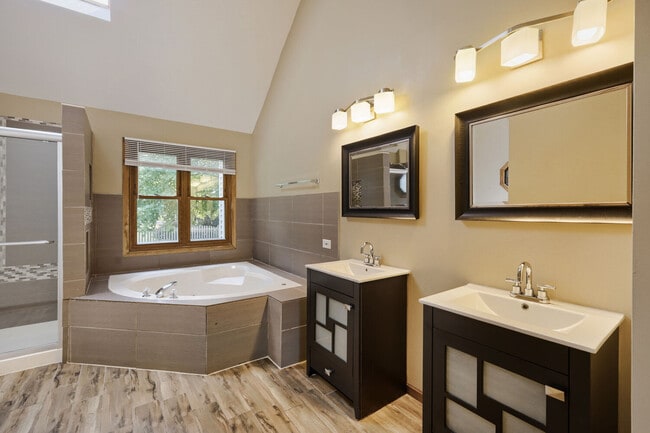 Building Photo - 2805 Breckenridge Cir