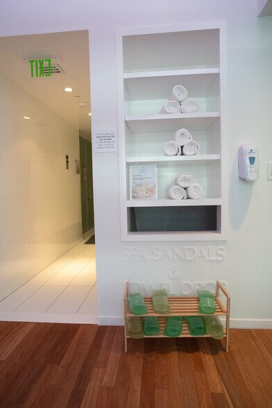 Building Photo - 1040 Biscayne Blvd