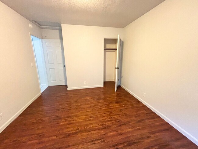 Building Photo - Lovely Cul-de-Sac Home in Davis – Close to Parks & Amenities