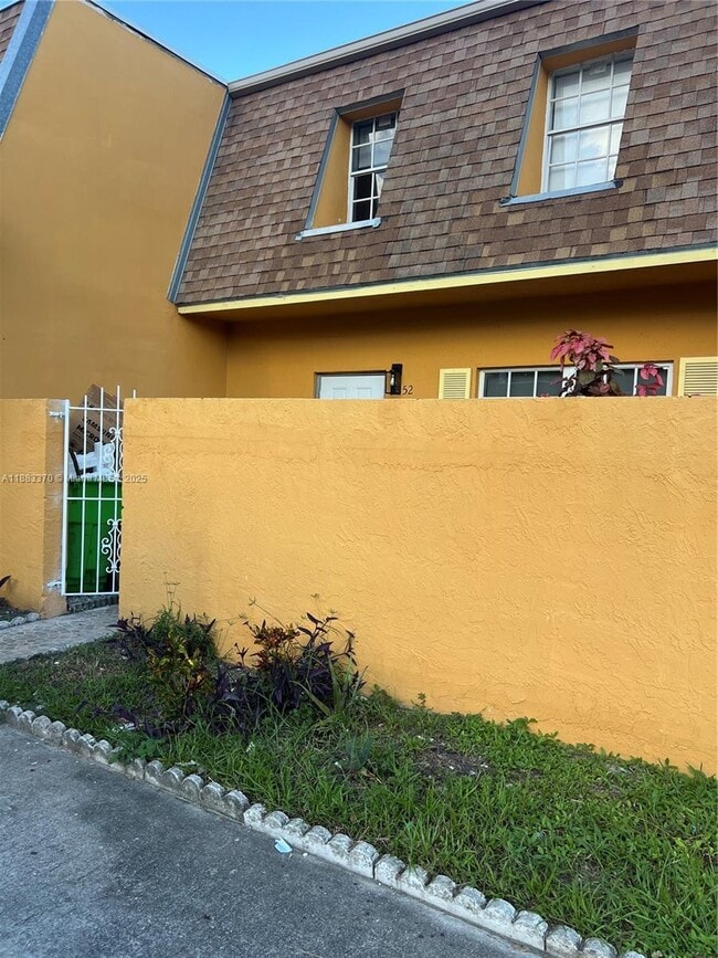 Building Photo - 2652 NW 60th Way
