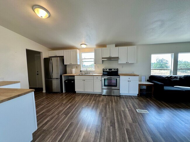 Building Photo - 14124 Marsha Way
