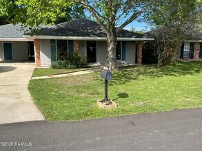Building Photo - 128 Longfellow Dr