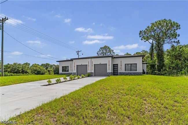 Building Photo - 603 Hawthorne Ave S
