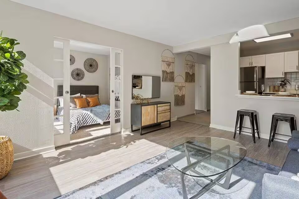 Building Photo - 401 E Ontario St