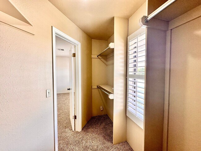 Building Photo - Spacious 4 Bed in Deer Creek - Move in Deposit-Free!(If Qualified)