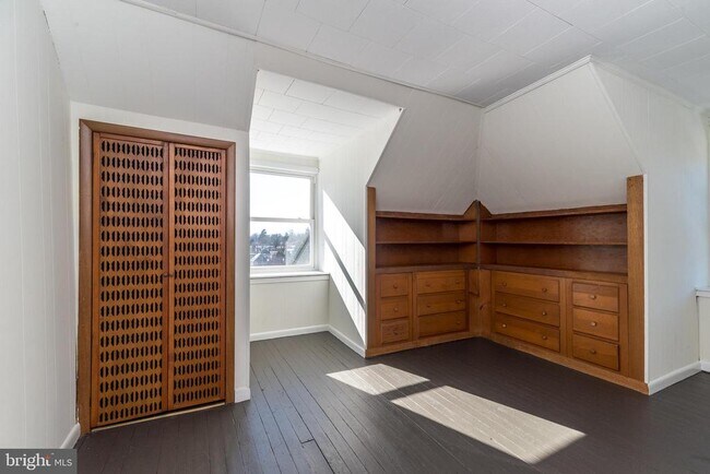 Building Photo - 7738 Ardleigh St