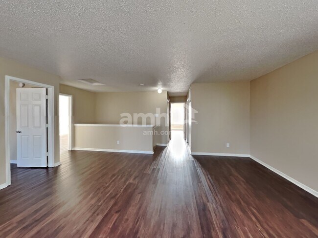 Building Photo - 10914 Cyrus Dr