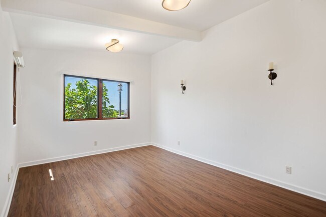 Building Photo - Montecito Property with a View and a Pool ...
