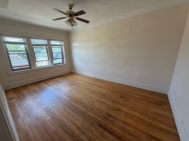 Building Photo - 7437 Randolph St