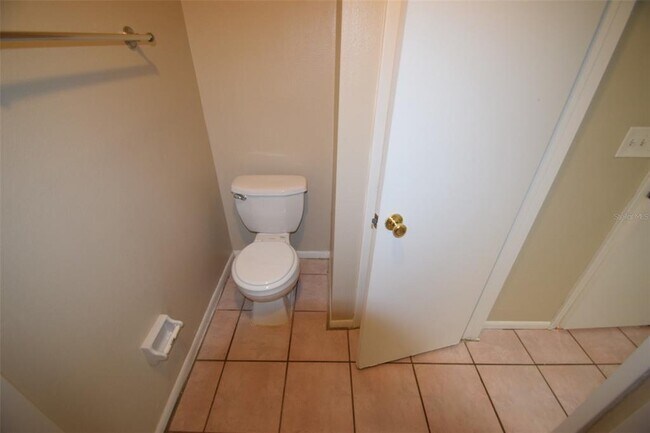 Building Photo - 1204 Honeytree Ln W