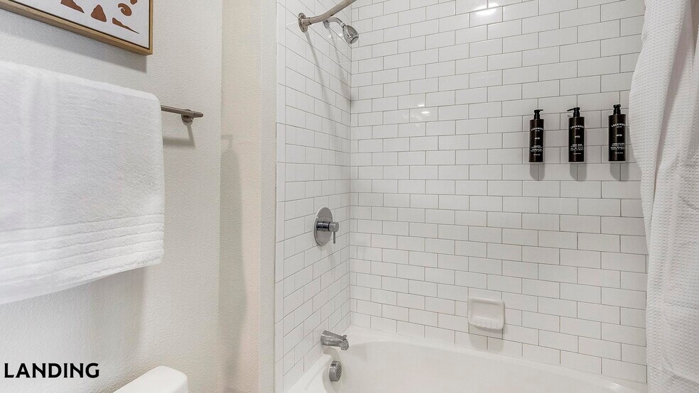 Building Photo - 20915 Wilderness Oak