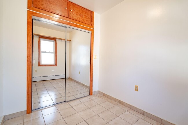 Building Photo - 724 17th St