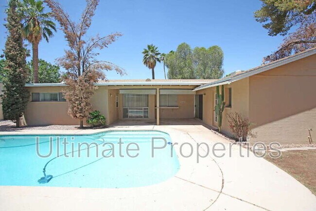 Building Photo - 8702 E Sells Dr