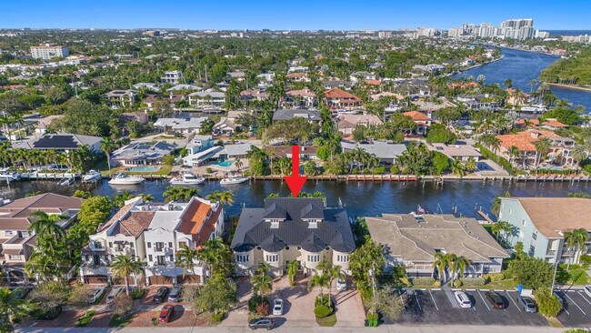 Building Photo - 2739 NE 15th St