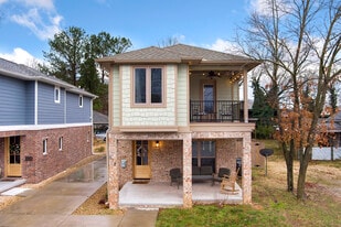 Building Photo - 618 W Poplar St