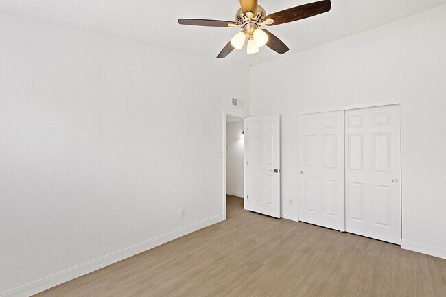 Building Photo - 6825 N 81st Ln