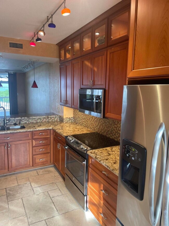 Building Photo - 5605 College Rd