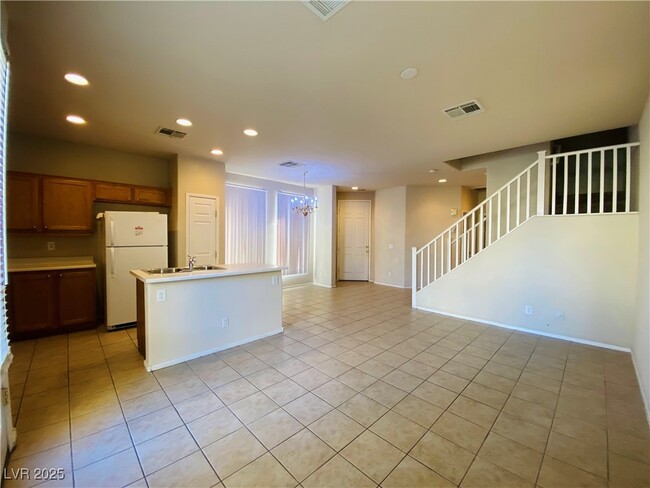 Building Photo - 3646 Surfboard Ct