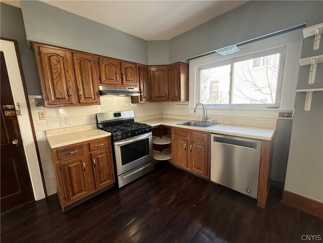 Building Photo - 221 Durston Ave