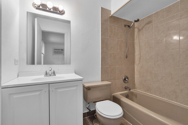 Building Photo - 730 Briar Hill Ln