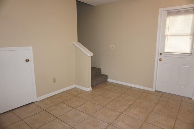 Building Photo - 3 bedroom townhouse near NAS Jax