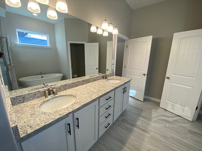 Building Photo - 4205 Tutwiler Ave