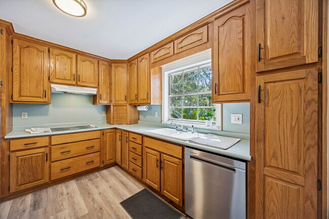 Building Photo - 2614 Gregor McGregor Blvd