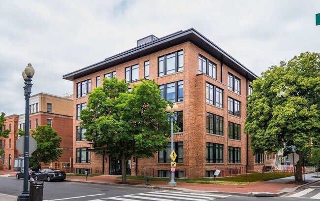 Building Photo - One Bedroom Condo in the Heart of the City + Rooftop Deck **Half Month Free on 12 Month Lease**