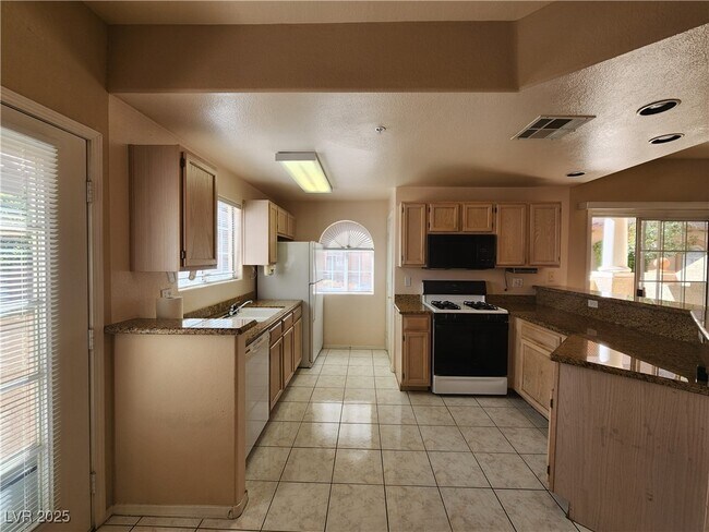 Building Photo - 2925 Wigwam Pkwy
