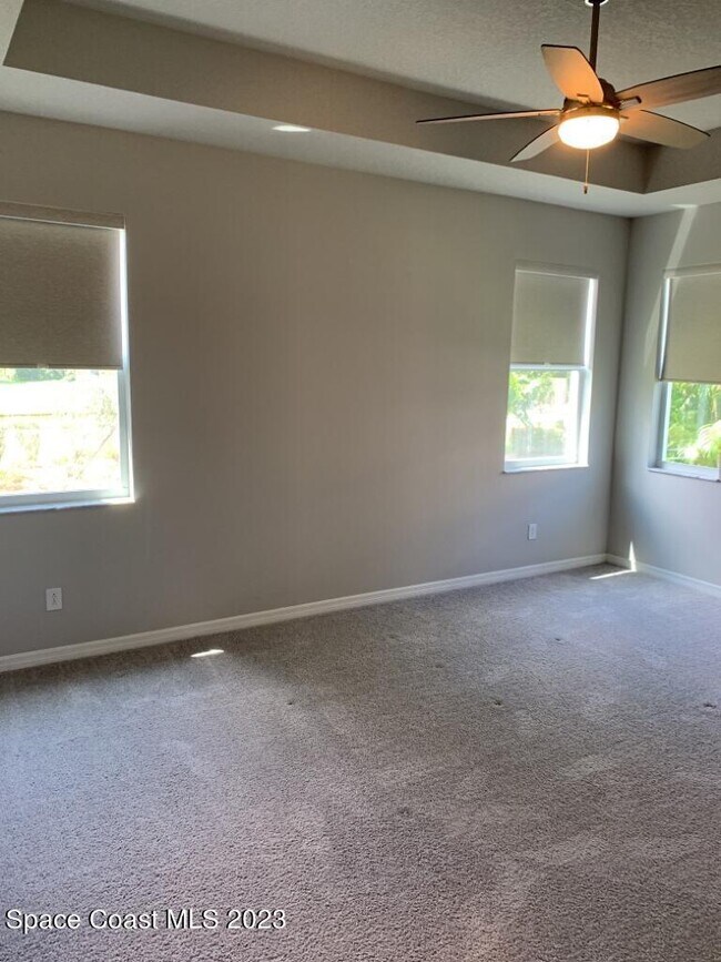 Building Photo - 2831 Casterton Dr