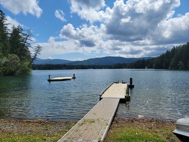Building Photo - Spacious 4-Bedroom in Clearwood – Gated Co...