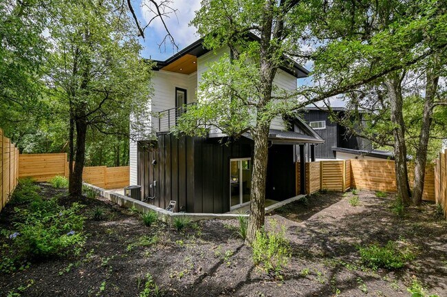 Building Photo - 1407 Greenwood Ave
