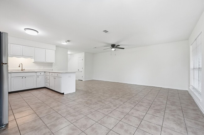 Building Photo - 403B Yancey St