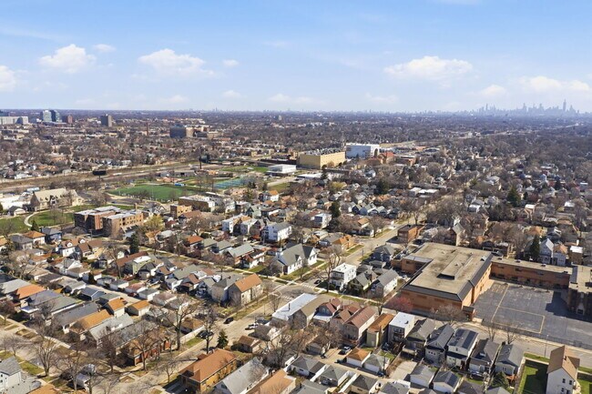 Building Photo - 907 Ferdinand Ave