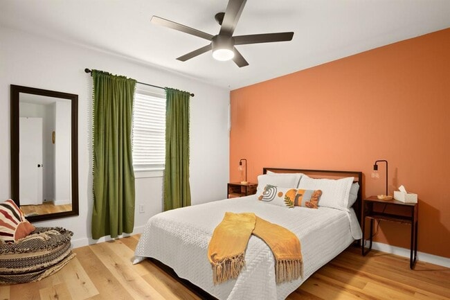 Building Photo - 11011 Jordan Ln