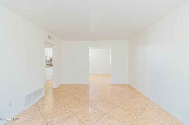 Building Photo - 9924 Minuteman St