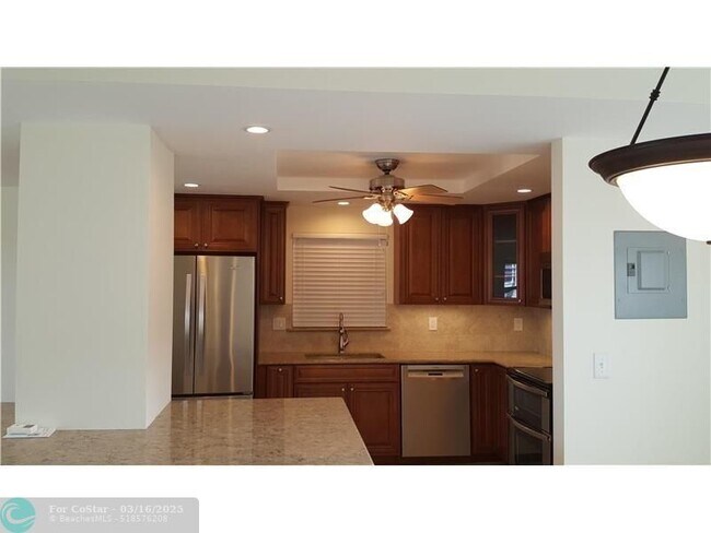 Building Photo - 121 Golden Isles Dr