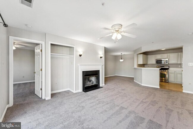 Building Photo - 13117 Millhaven Pl