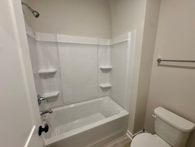 Building Photo - NEW CONSTRUCTION;3BR/2BA Townhome in Griffith Lakes