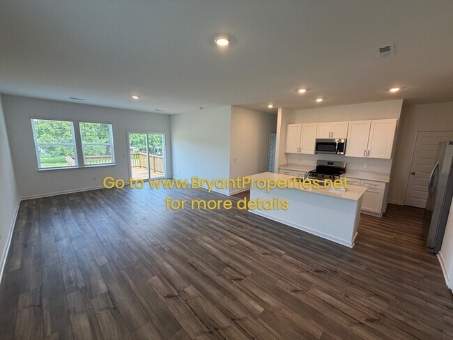 Building Photo - Single Family