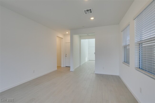 Building Photo - 405 Isla Enclave Wy