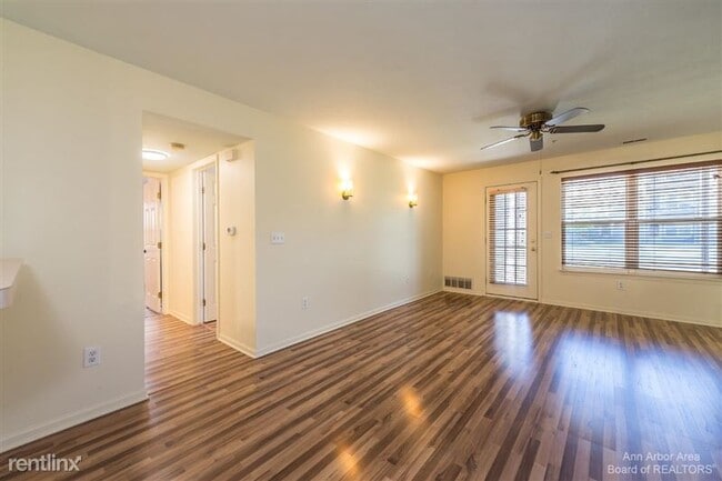 Building Photo - 1381 Millbrook Trail