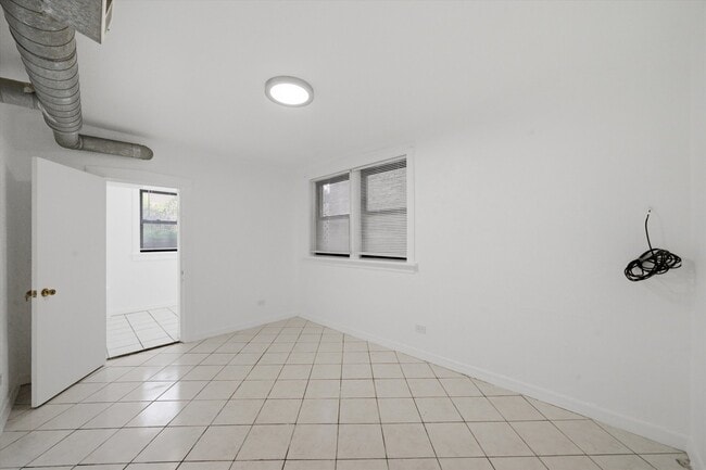 Building Photo - 2448 N Keeler Ave
