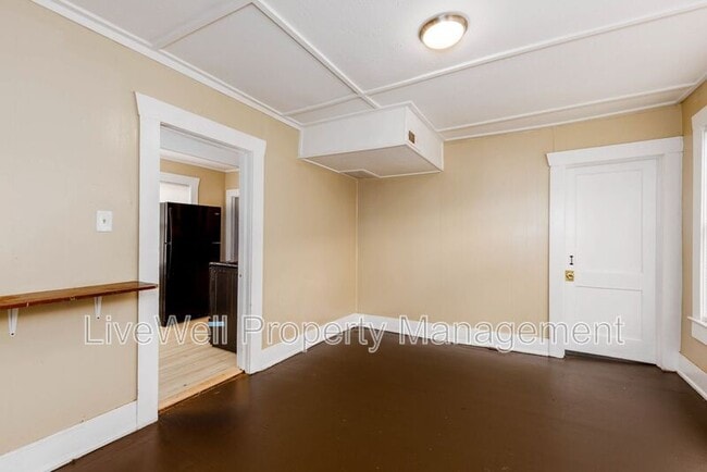 Building Photo - 304 12th St SW