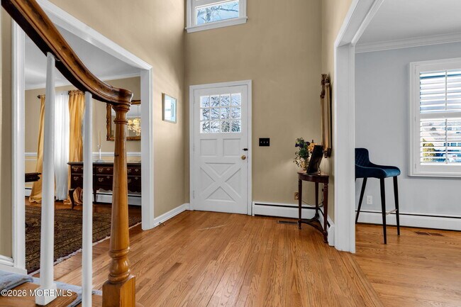 Building Photo - 506 6th Ave