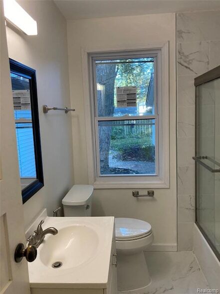 Building Photo - 23096 Hawthorne St