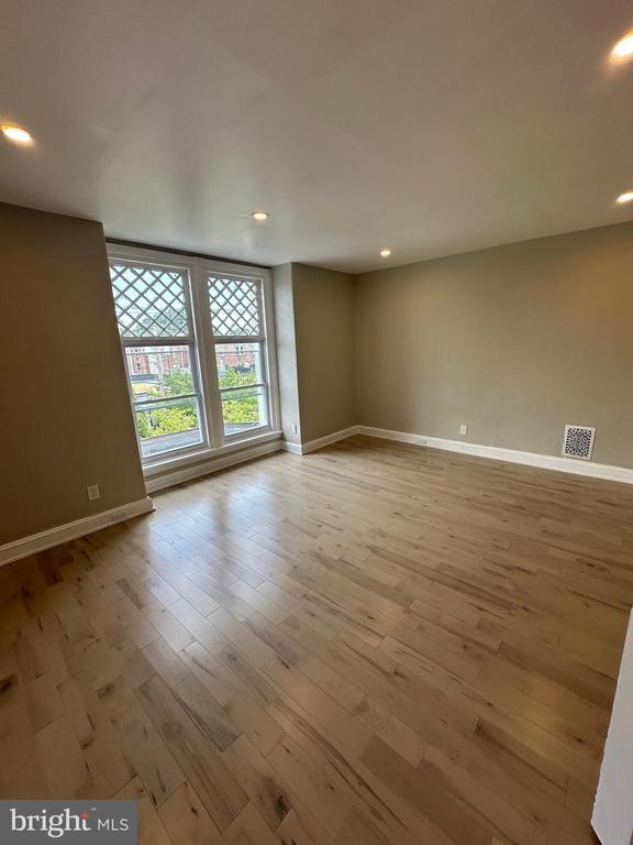 Building Photo - 4710 Warrington Ave