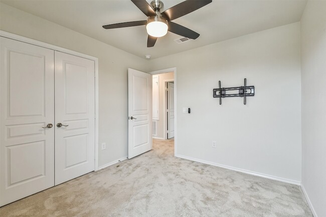 Building Photo - 5047 Royal Amber Ln