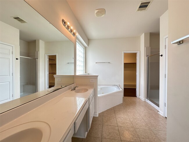 Building Photo - 11115 Lilac Manor Ct