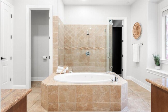 Building Photo - 13500 Coleto Creek Trail